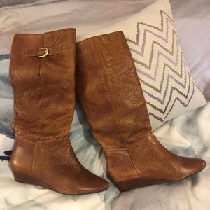 Leather upper, size 7 wedge boot